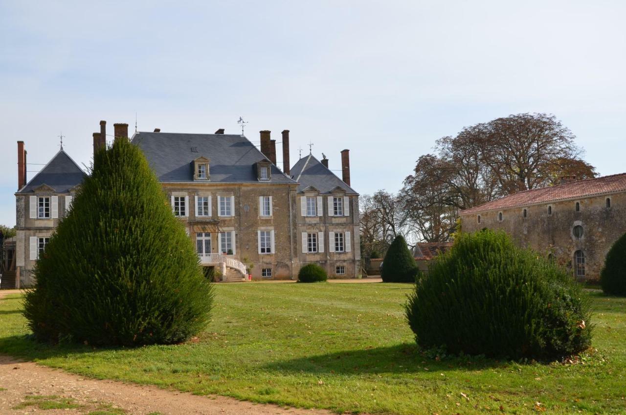 Chateau Des Noces Bazoges-en-Pareds Buitenkant foto